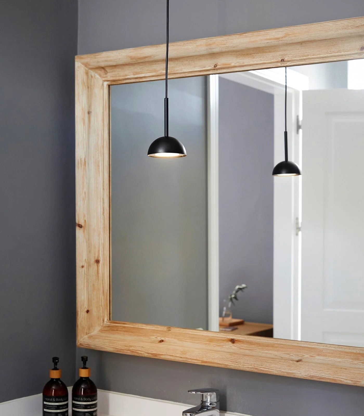 Easton Minimalist Pendant Light - Image 15