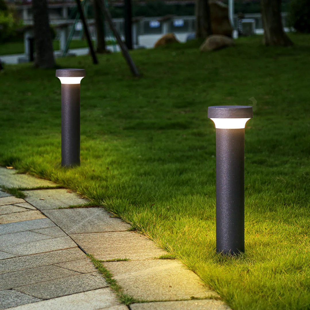Efrain Modern Minimalist Outdoor Post Lawn Light