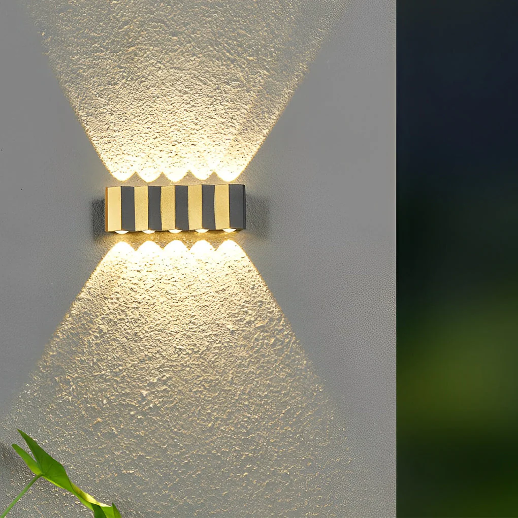Elfin Classic Unique Outdoor Wall Light