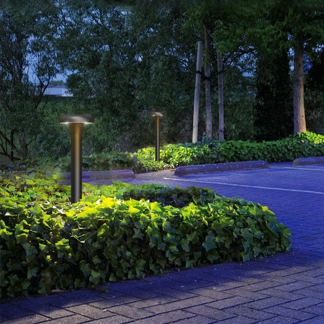 Eliot LED Lights Minimalist Outdoor Light - Image 4
