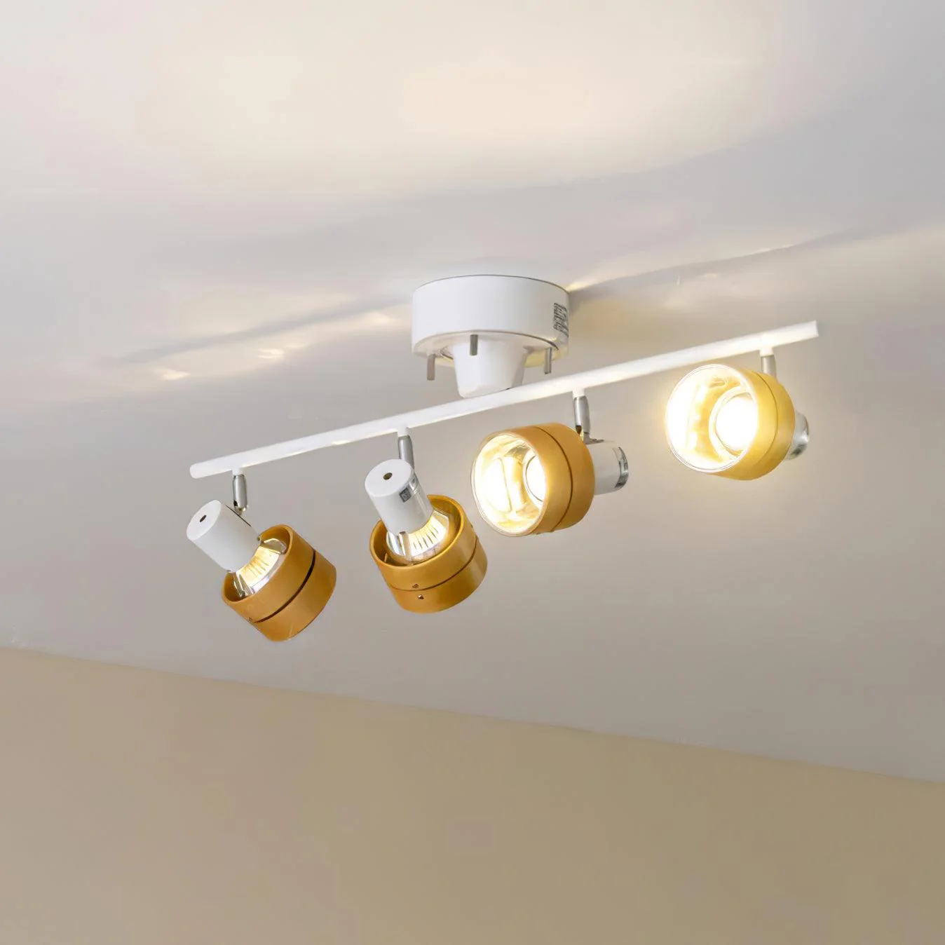 Elsorila Elegance Adjustable Spot Wooden Ceiling Lamp - Image 37