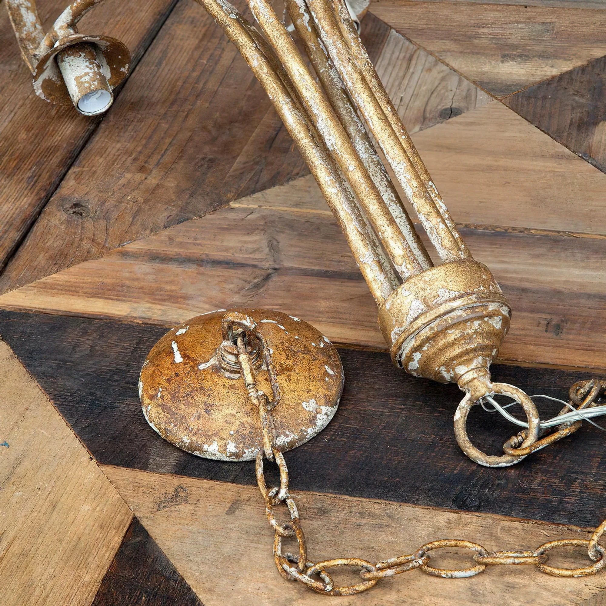 Elyndra Contemporary Brass Chandelier - Image 9