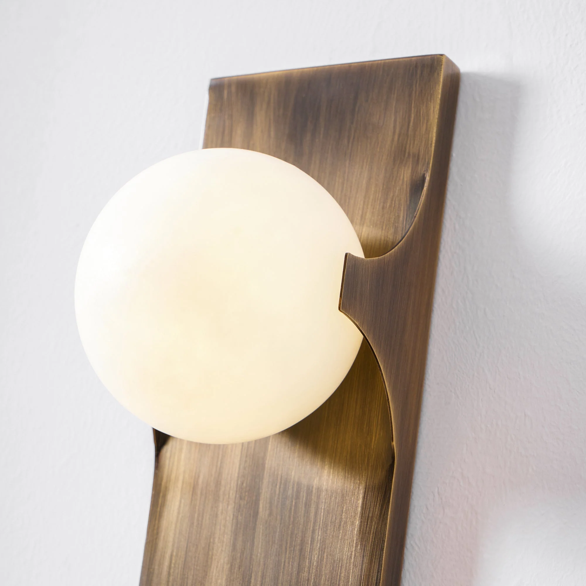 Ember Line Modern Brass Wall Light - Image 25