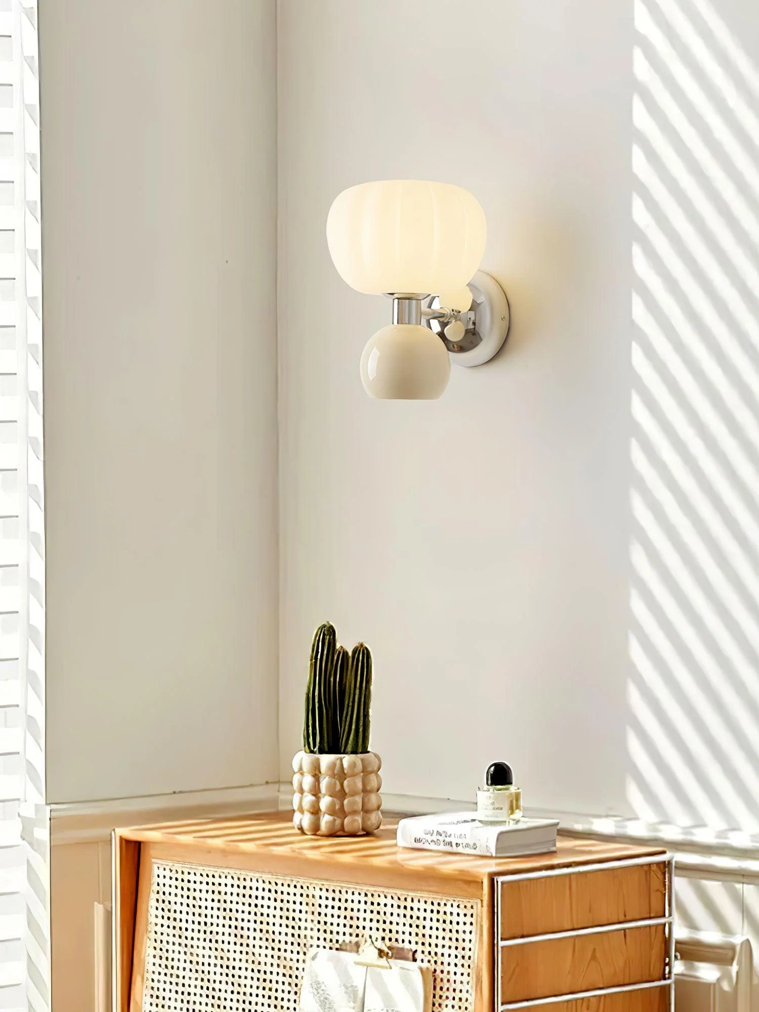 Erraeiel Nordic Art Cream Plastic Sconce Wall lamp - Image 38