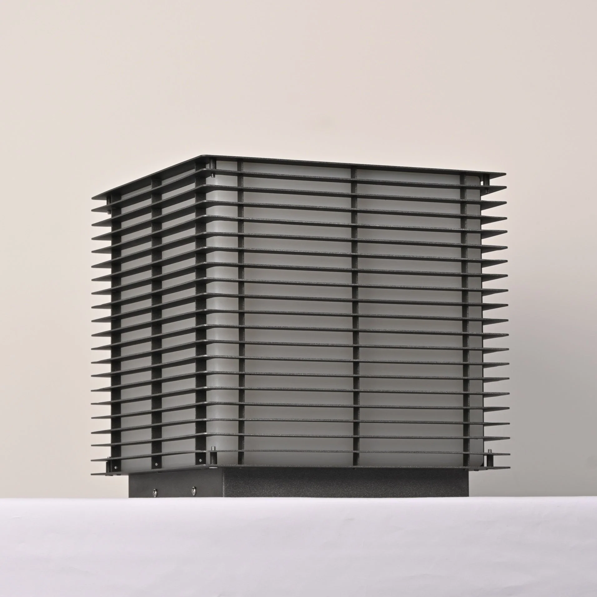 Eryon Solar Grid Outdoor Light - Image 22