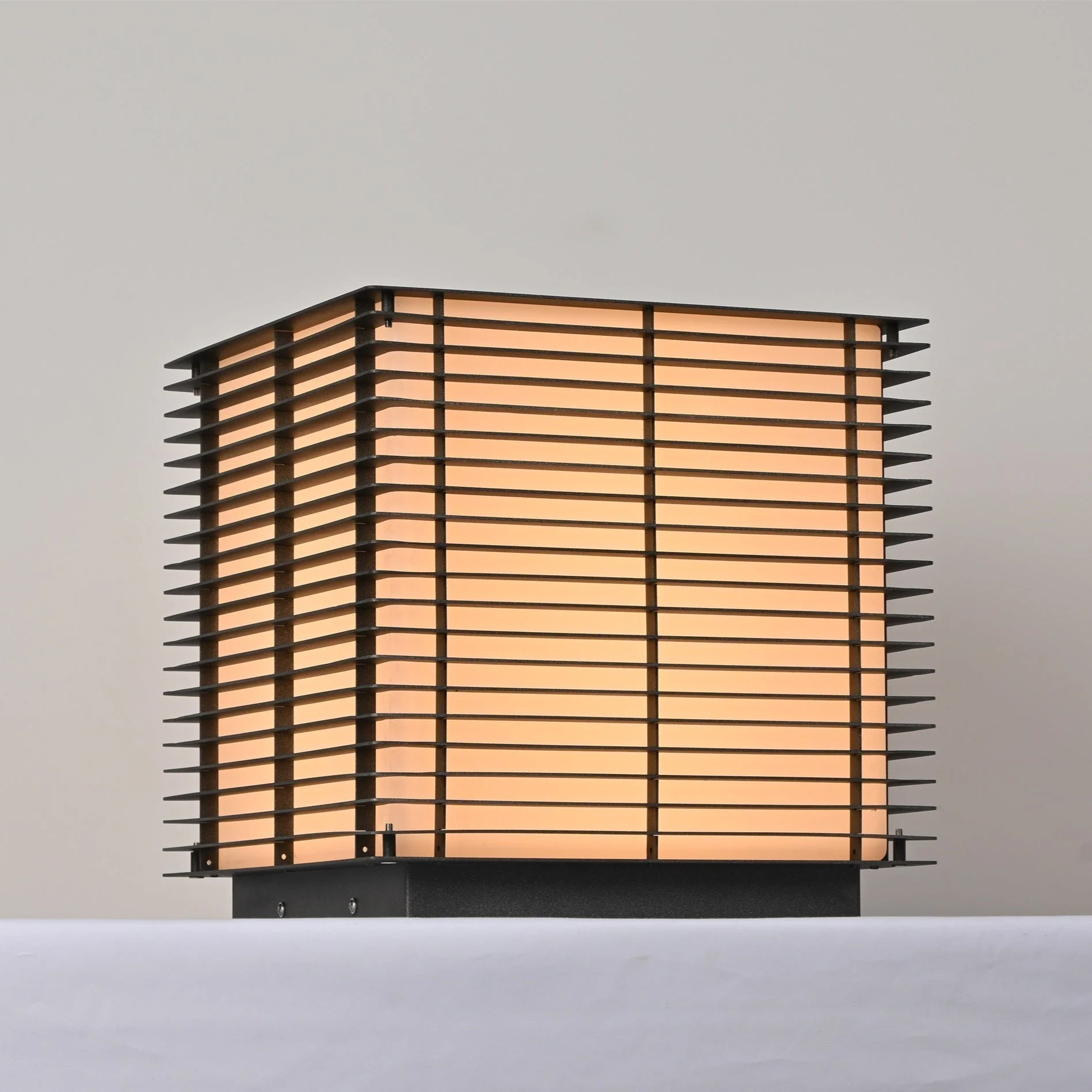 Eryon Solar Grid Outdoor Light - Image 23