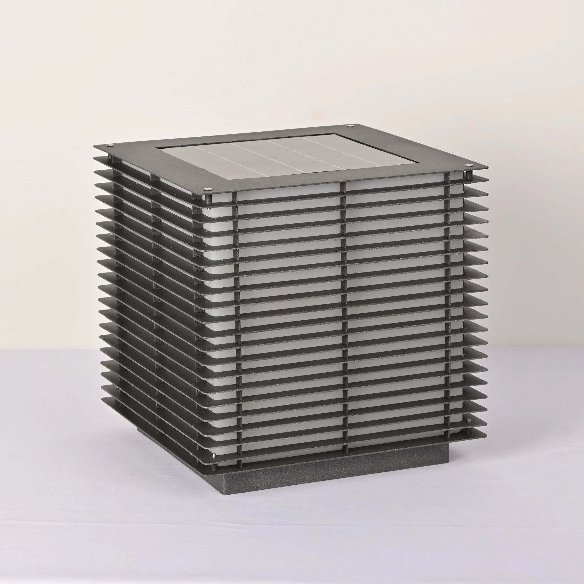 Eryon Solar Grid Outdoor Light - Image 8