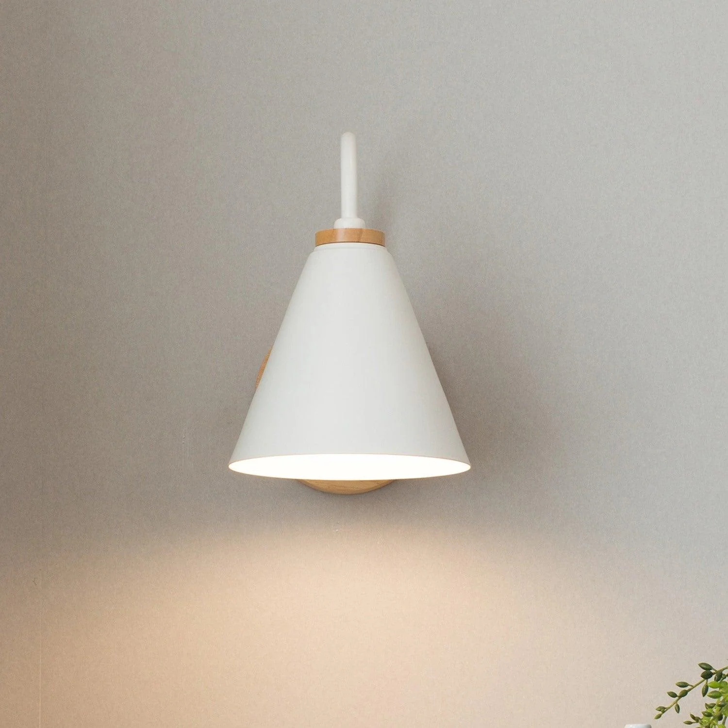 Erzoris Unique Classic Wooden Wall Lamp - Image 12