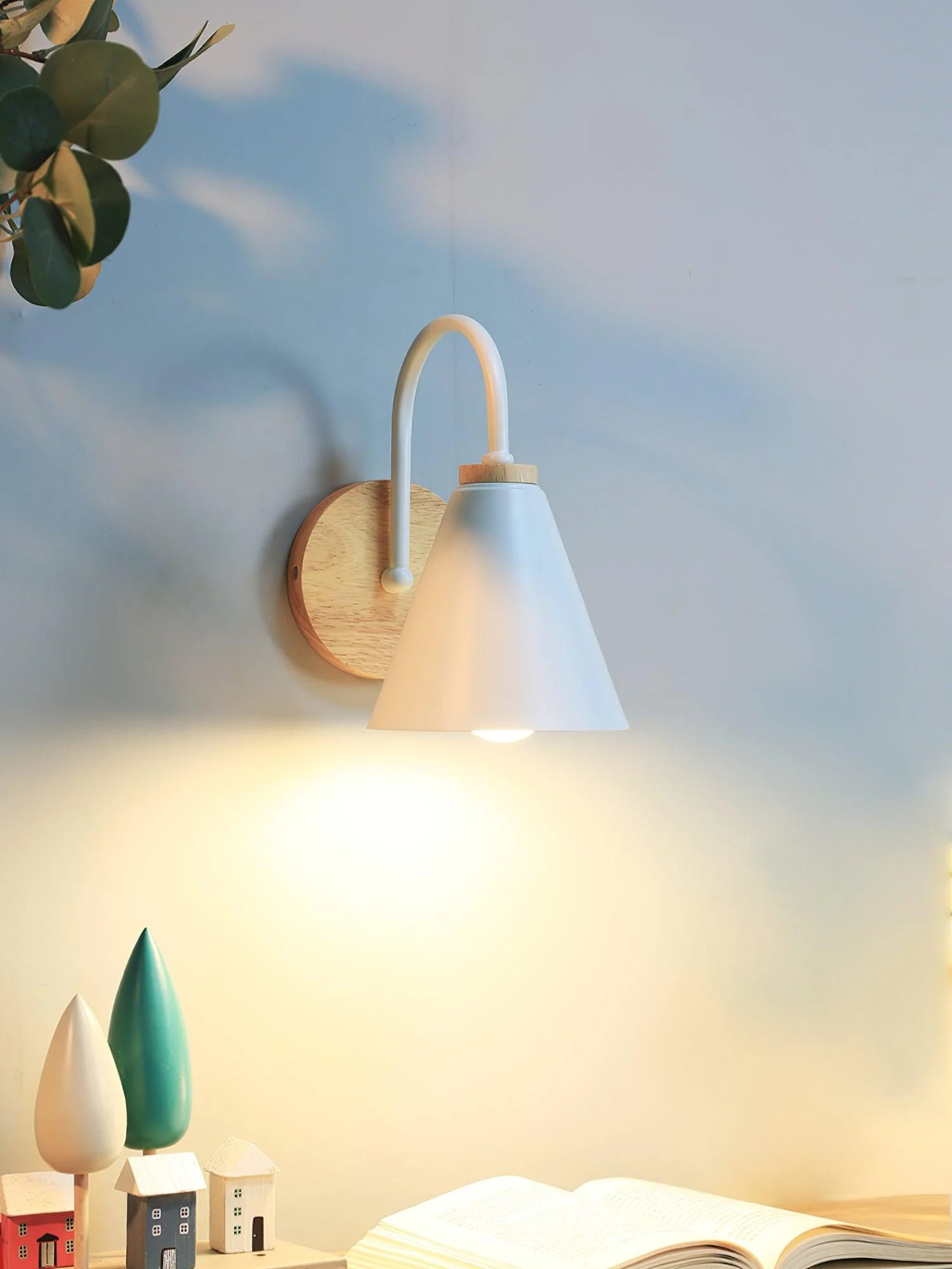 Erzoris Unique Classic Wooden Wall Lamp - Image 2