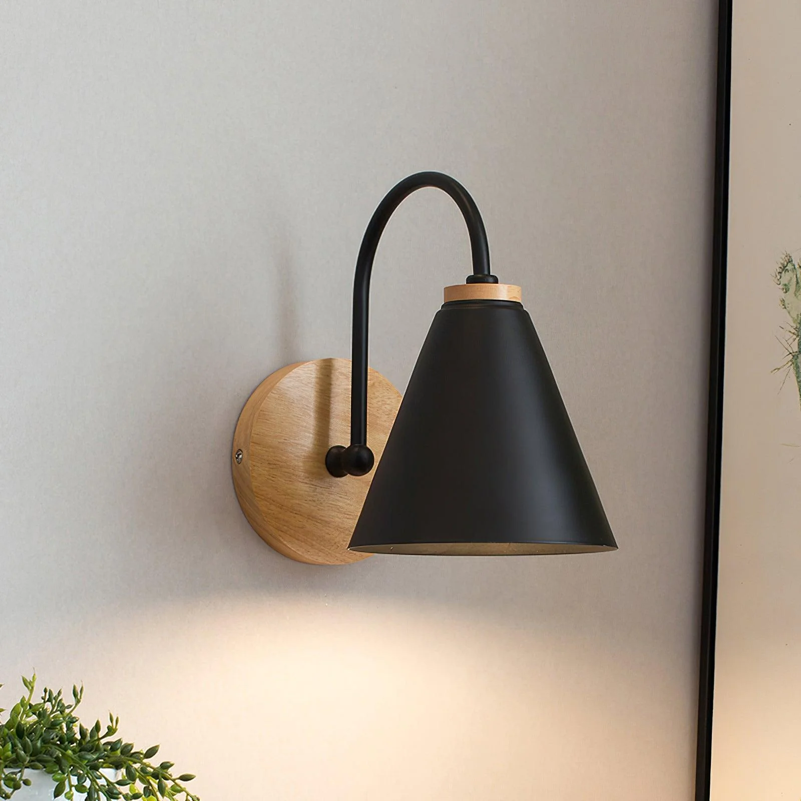 Erzoris Unique Classic Wooden Wall Lamp - Image 4