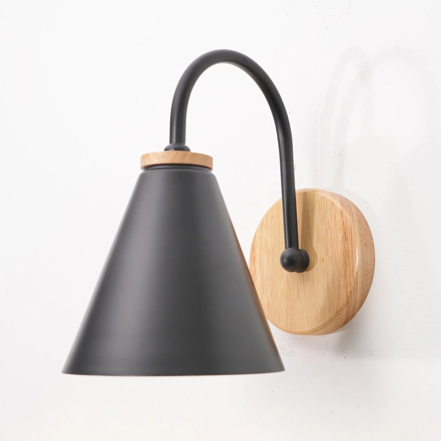 Erzoris Unique Classic Wooden Wall Lamp - Image 6