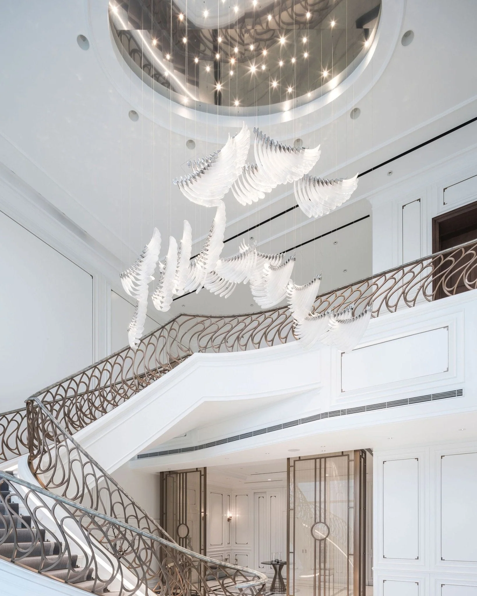 Eurrinia Glass Wing Cluster Chandelier - Image 12