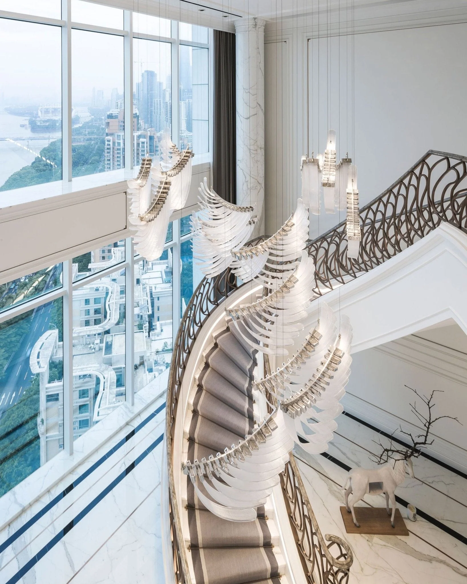 Eurrinia Glass Wing Cluster Chandelier - Image 13