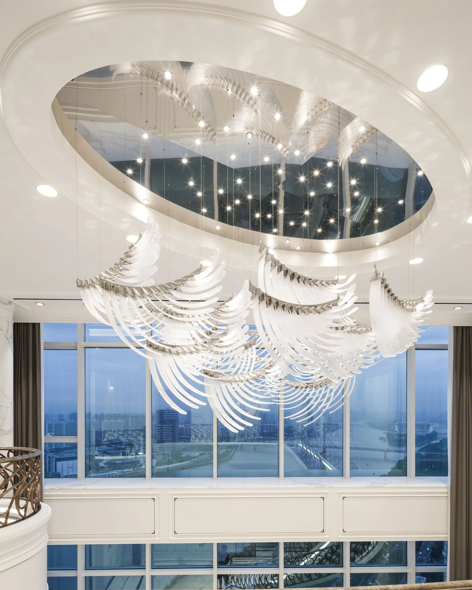 Eurrinia Glass Wing Cluster Chandelier - Image 15