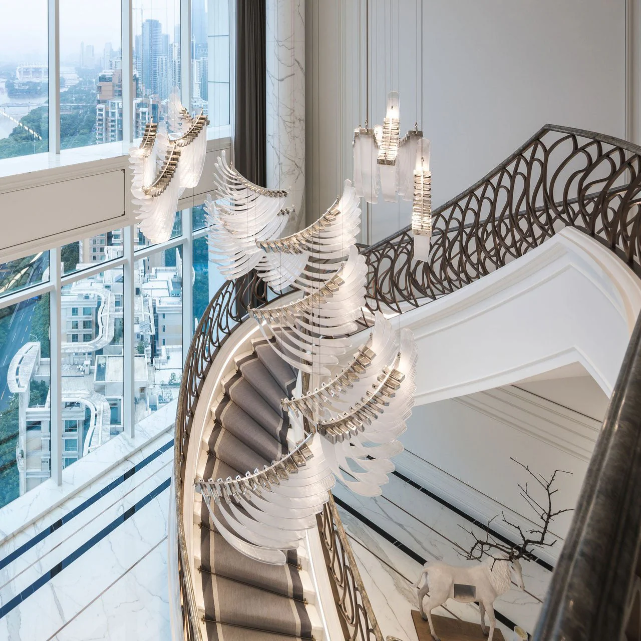 Eurrinia Glass Wing Cluster Chandelier - Image 5
