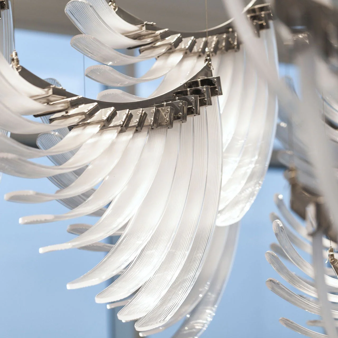 Eurrinia Glass Wing Cluster Chandelier - Image 7