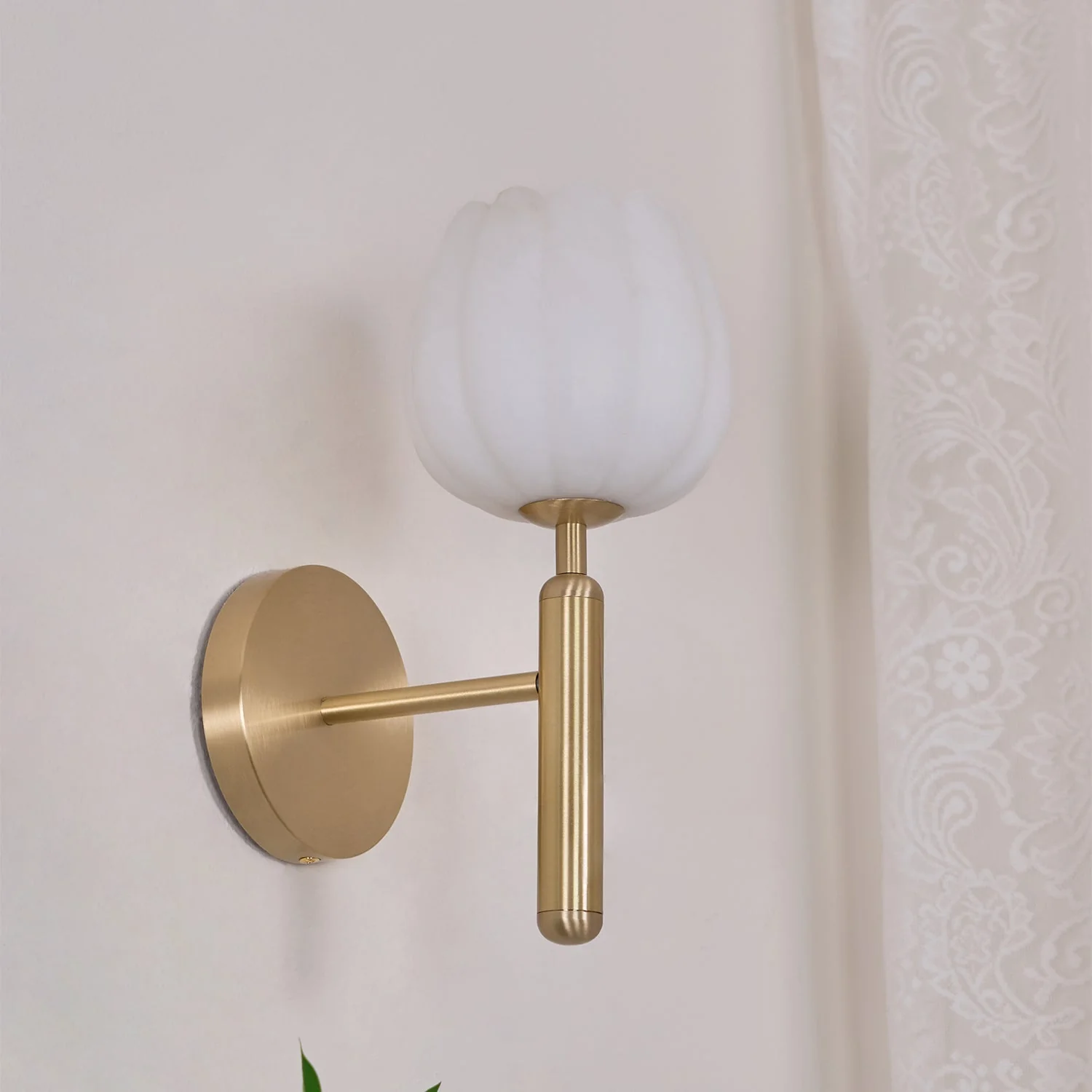 Eurzorion Floral Alabaster Brass Wall Light - Image 9