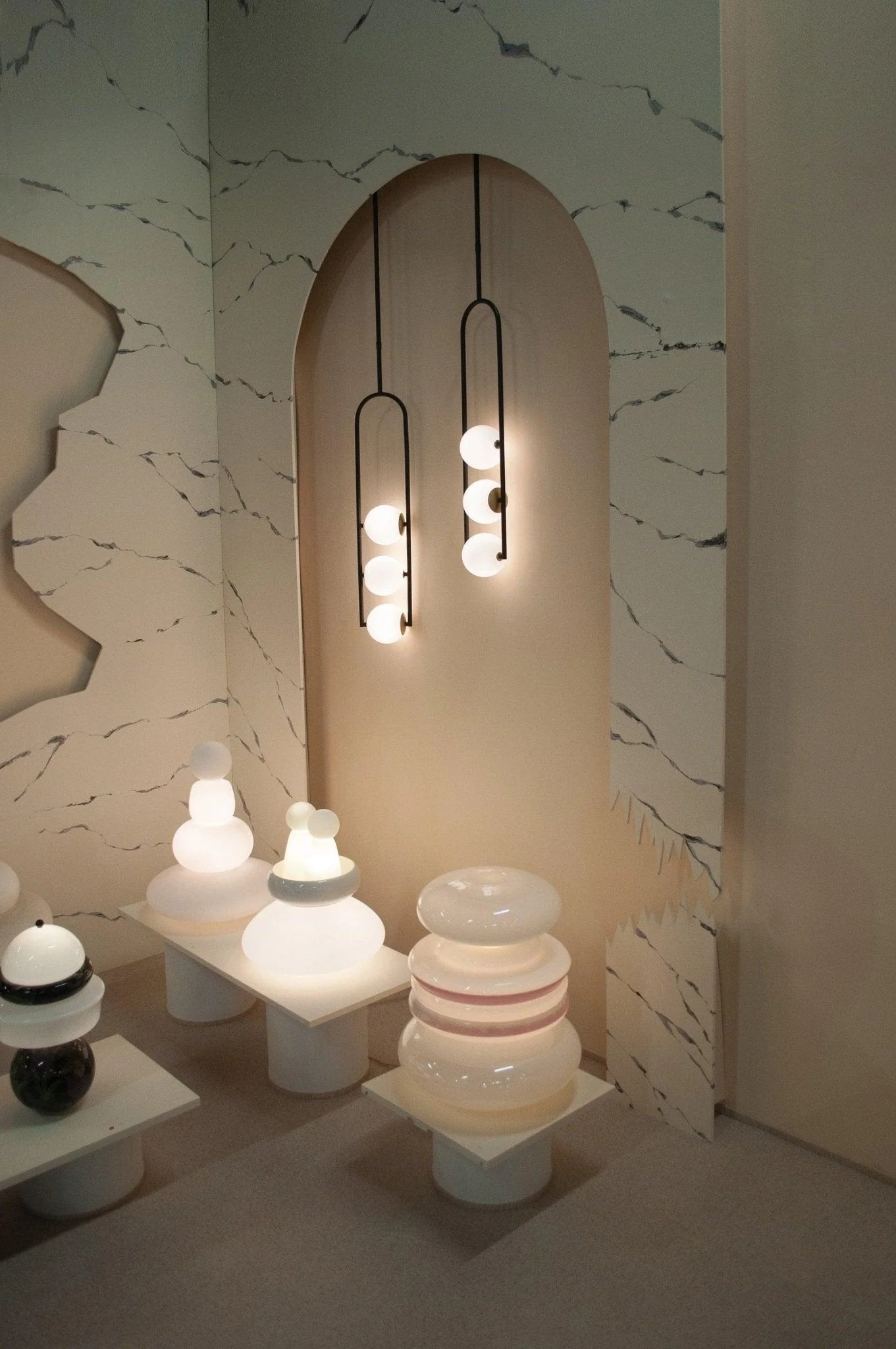 Evelaris Modern Minimalist Nordic Art Glass Pendant Lamp - Image 9