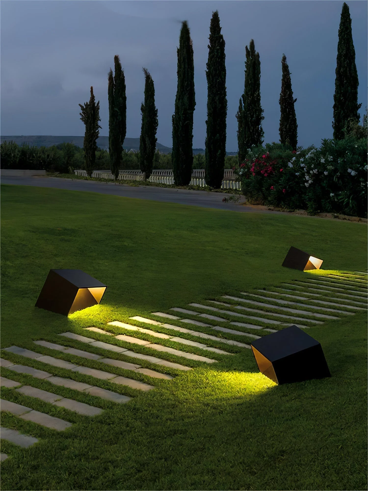 Evsore Unique Cube Garden Solar Outdoor Light - Image 2