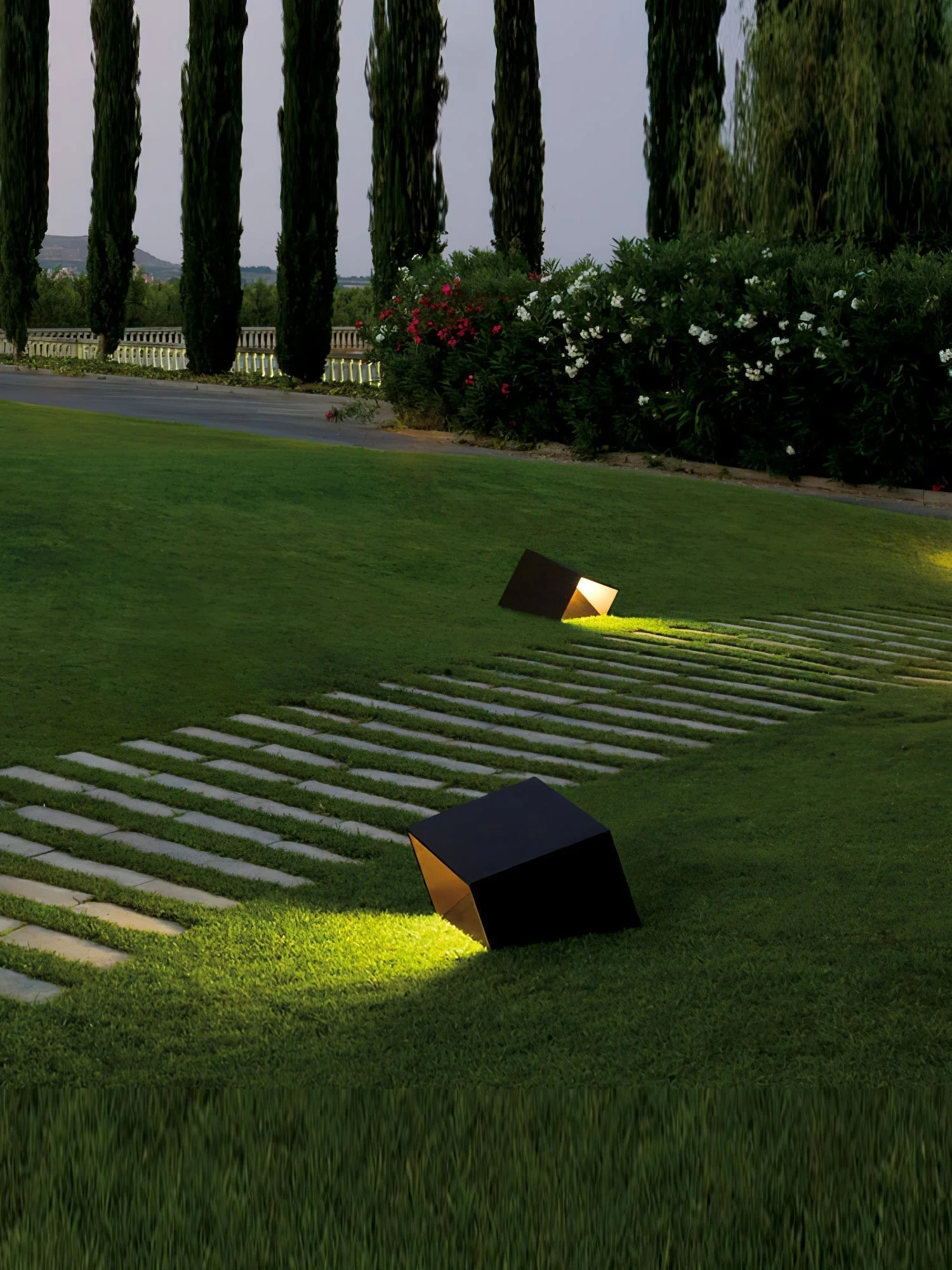 Evsore Unique Cube Garden Solar Outdoor Light - Image 9