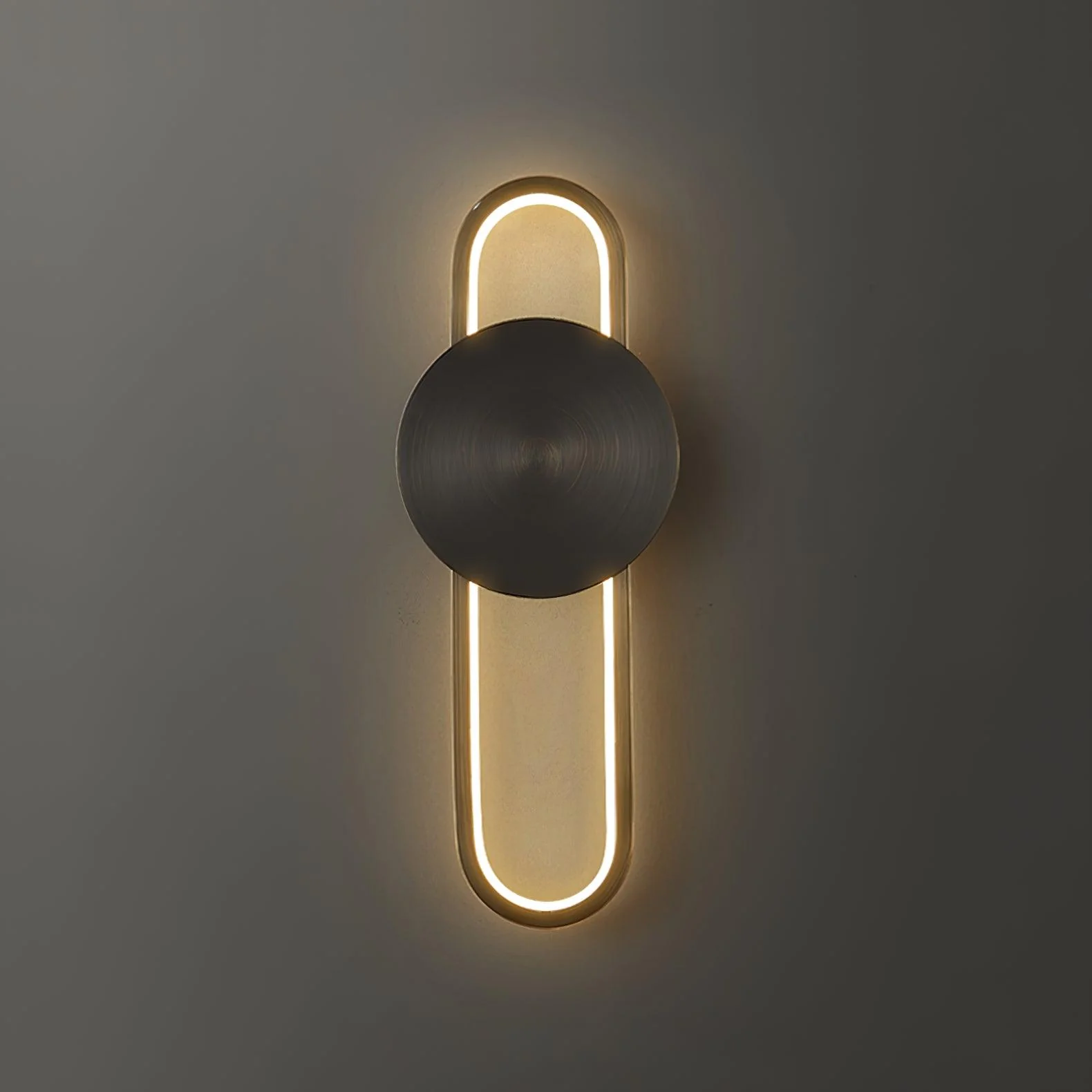 Fable Modern Minimalist Brass Wall Lamp - Image 6