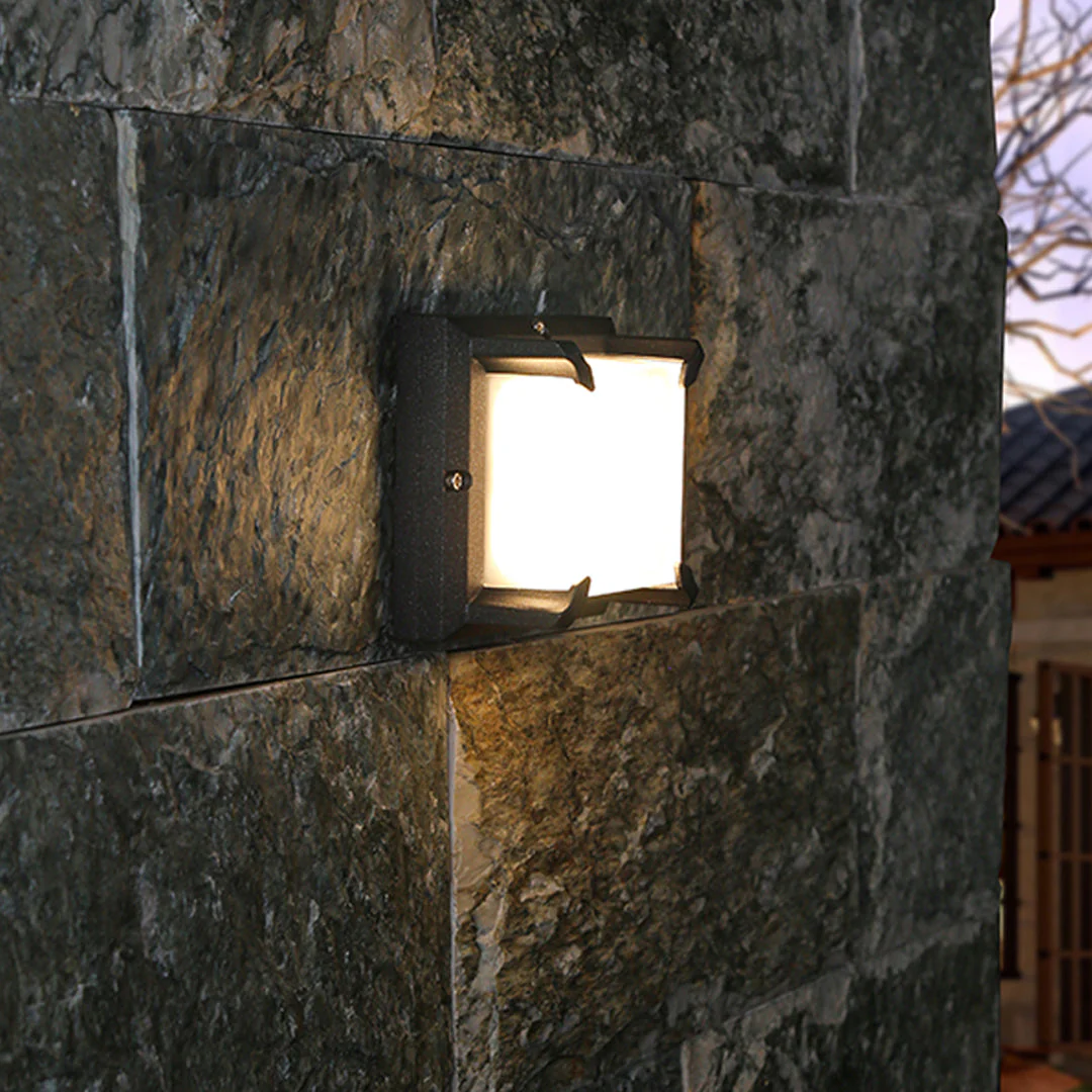 Faith Die-cast Modern Outdoor Wall Light - Image 5