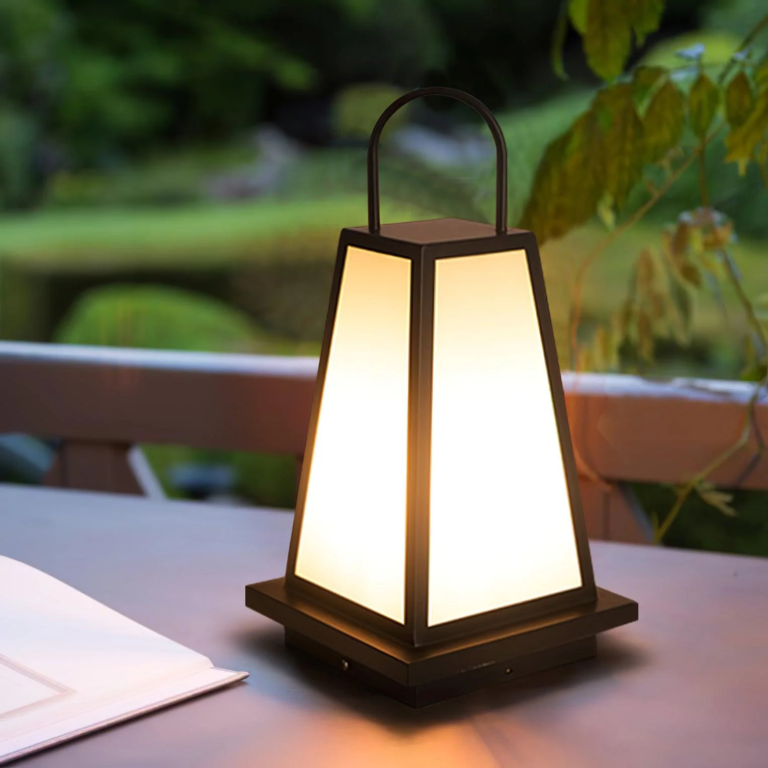 Fiona Minimalist Outdoor Light - Image 4