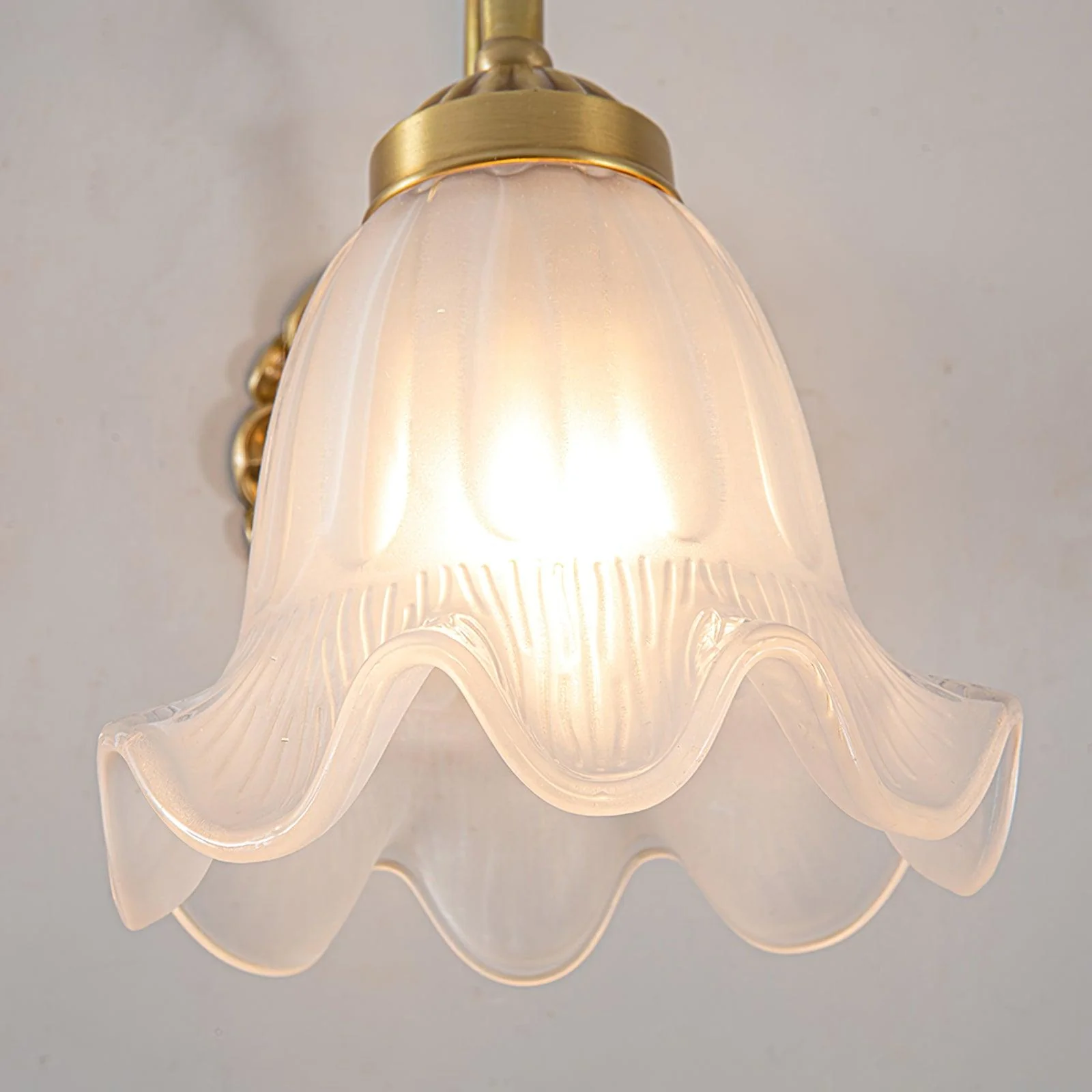 Florer Vintage Glass Sconce - Image 2