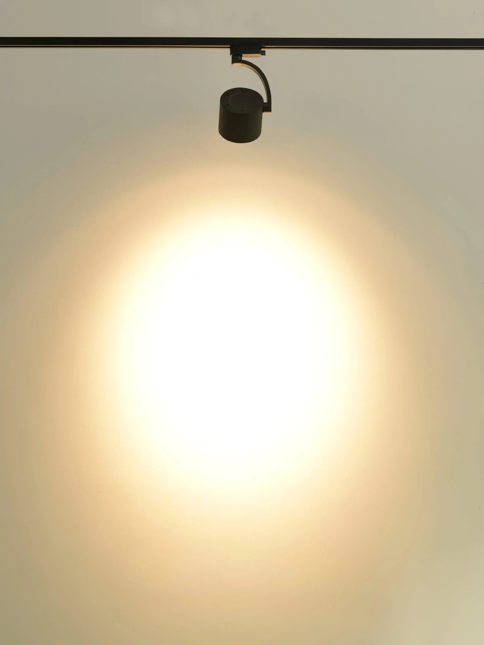 Focus Sleek Aluminum Ceiling Light - Image 21