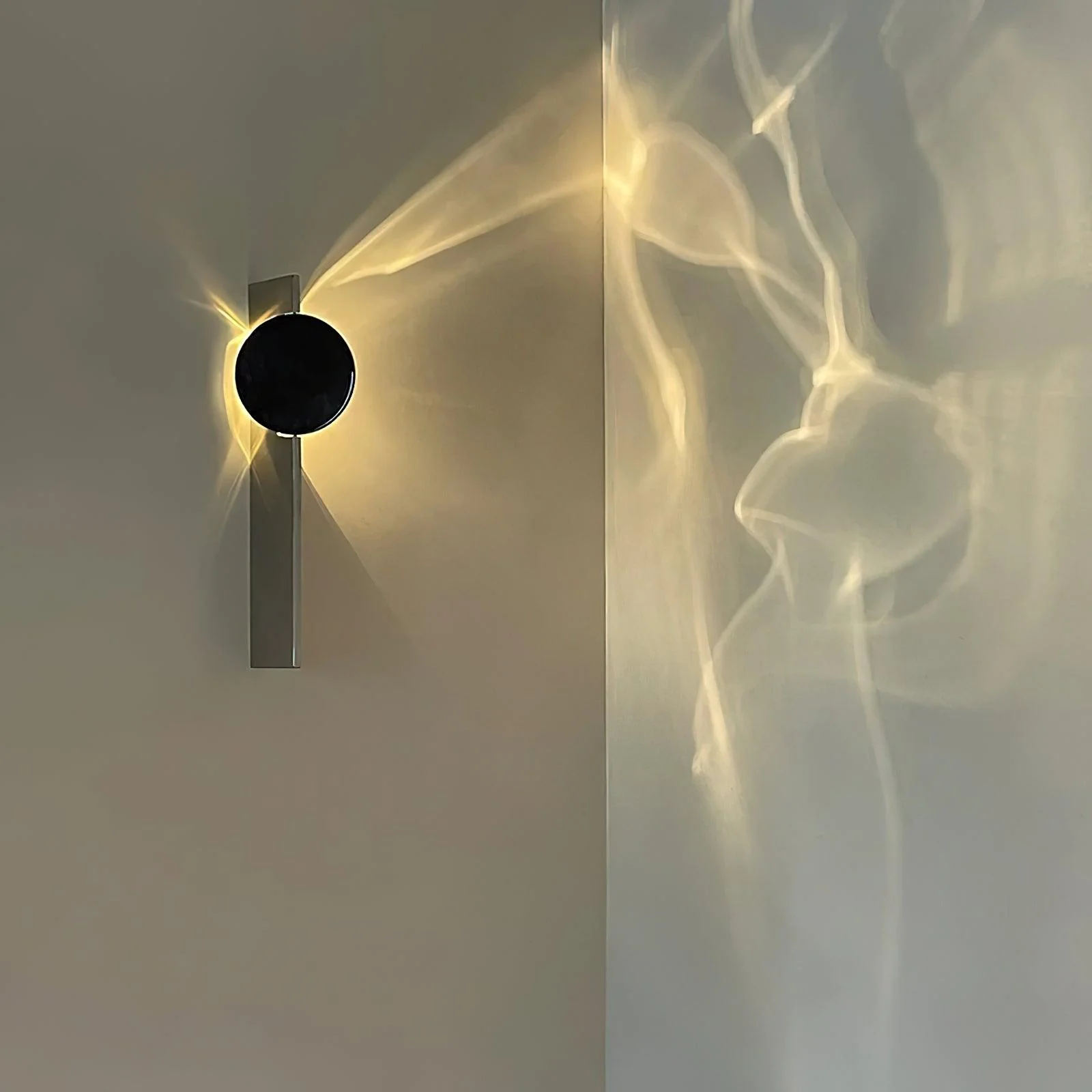 Gardner Creative Light And Shadow Wall Lamp - Image 45