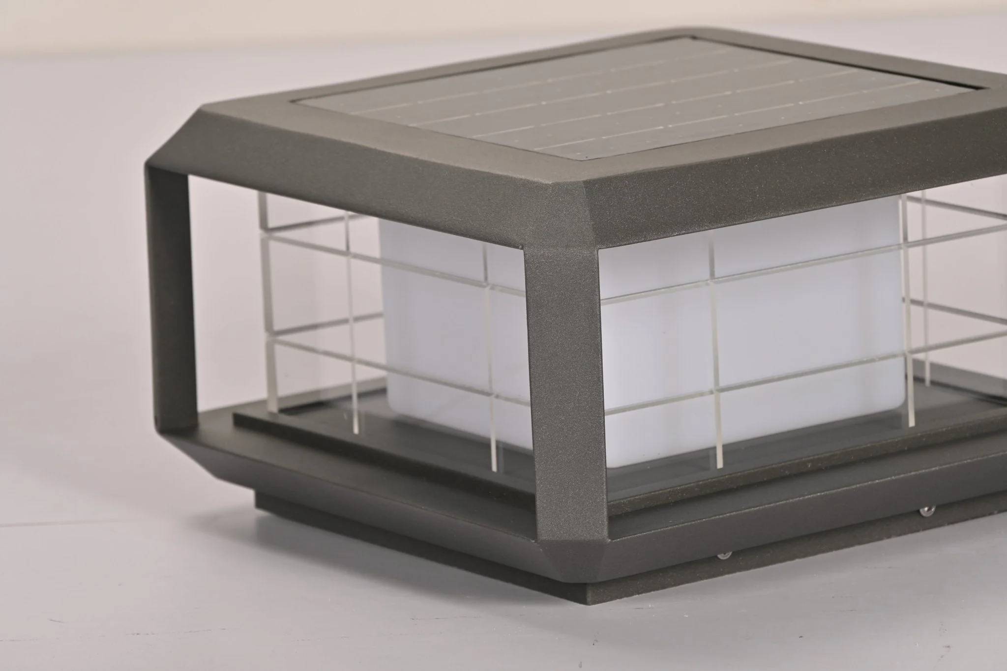 Grid Guard Solar Lantern Outdoor Lamp - Image 15