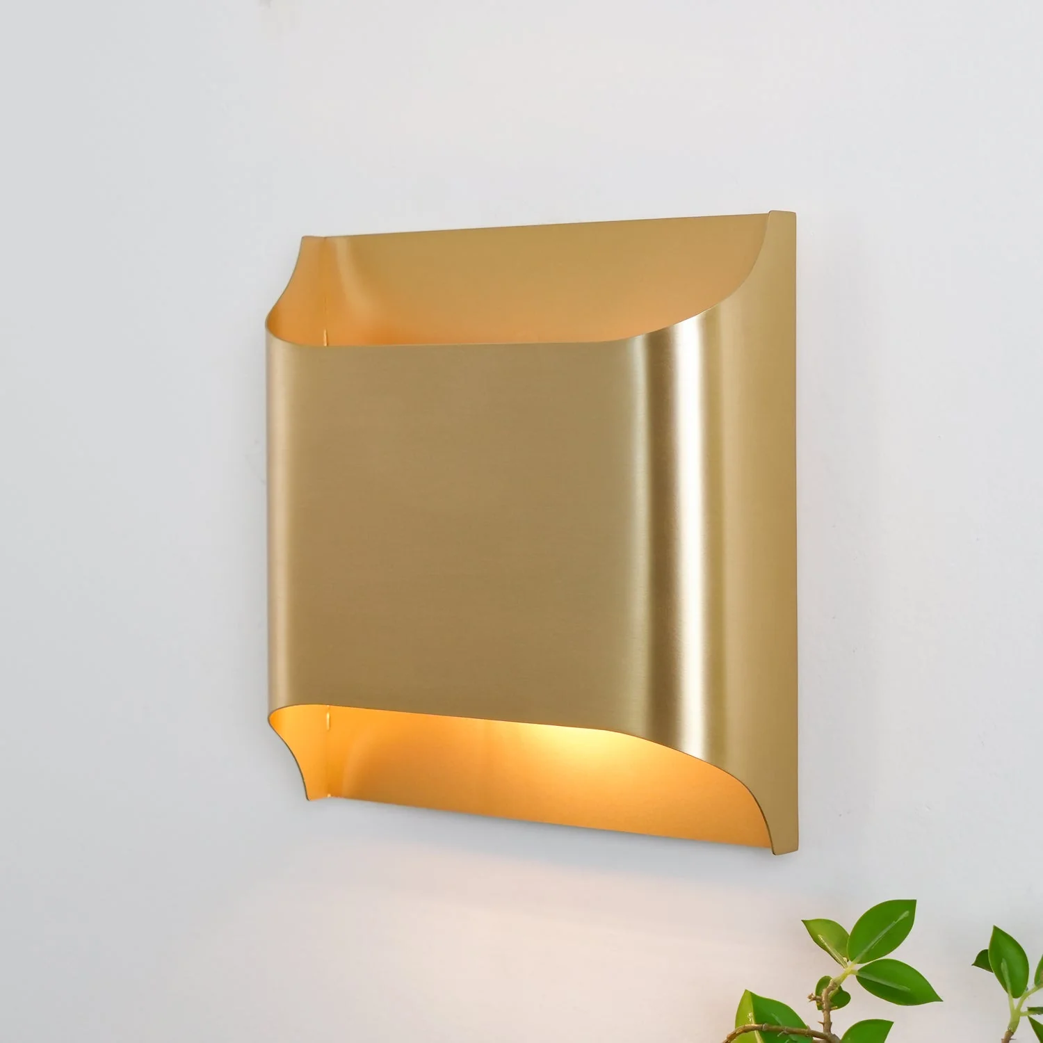 Hardy Nordic Art Brass Wall Lamp - Image 5