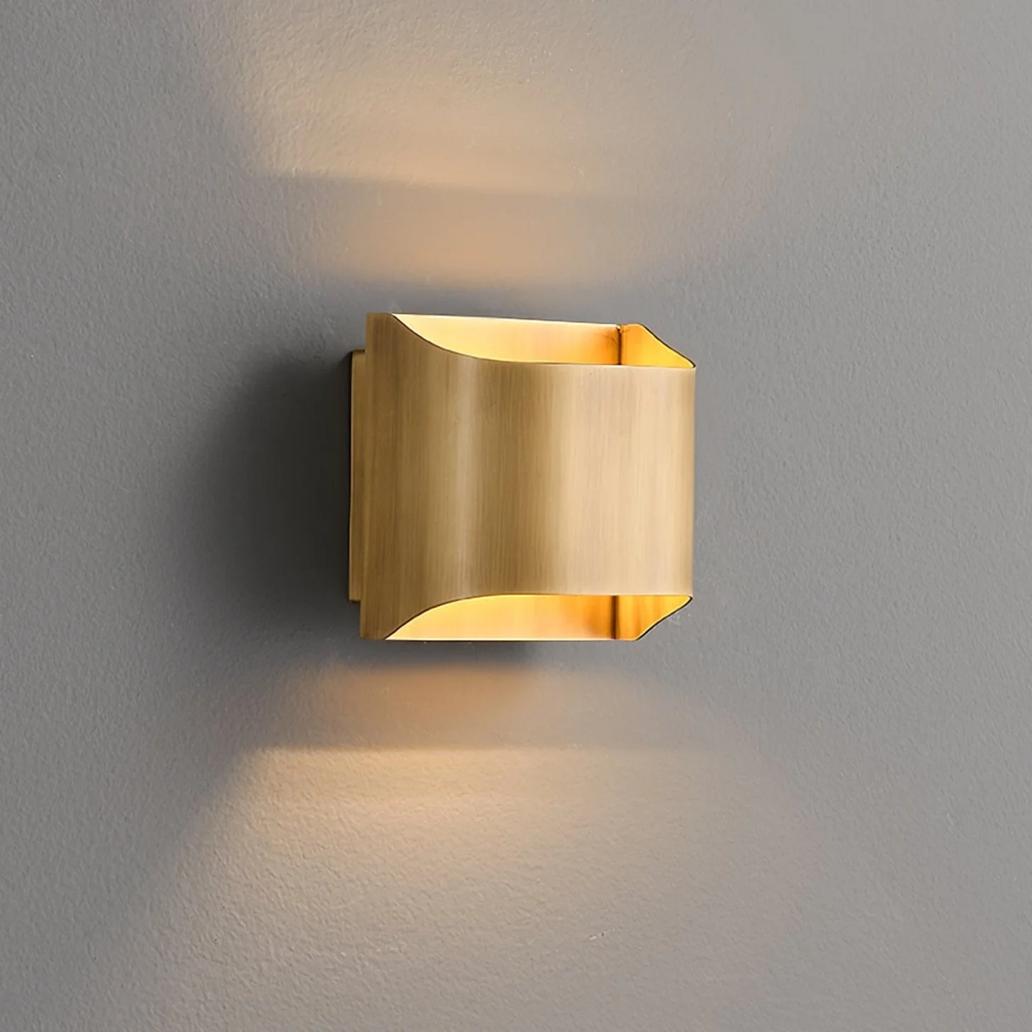 Hardy Nordic Art Brass Wall Lamp - Image 7