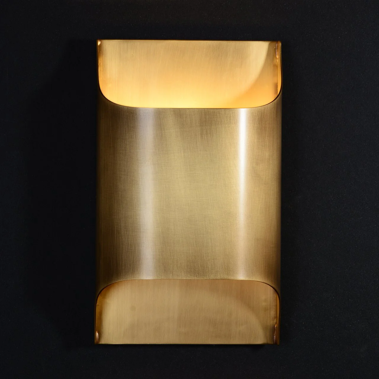 Hardy Nordic Art Brass Wall Lamp - Image 77