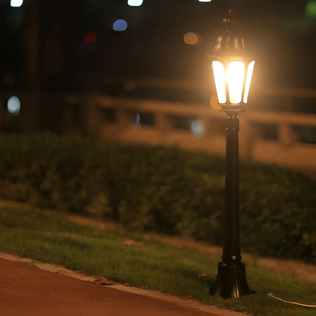 Henry Elegant European LED Outdoor Pathway Lamp - Image 3