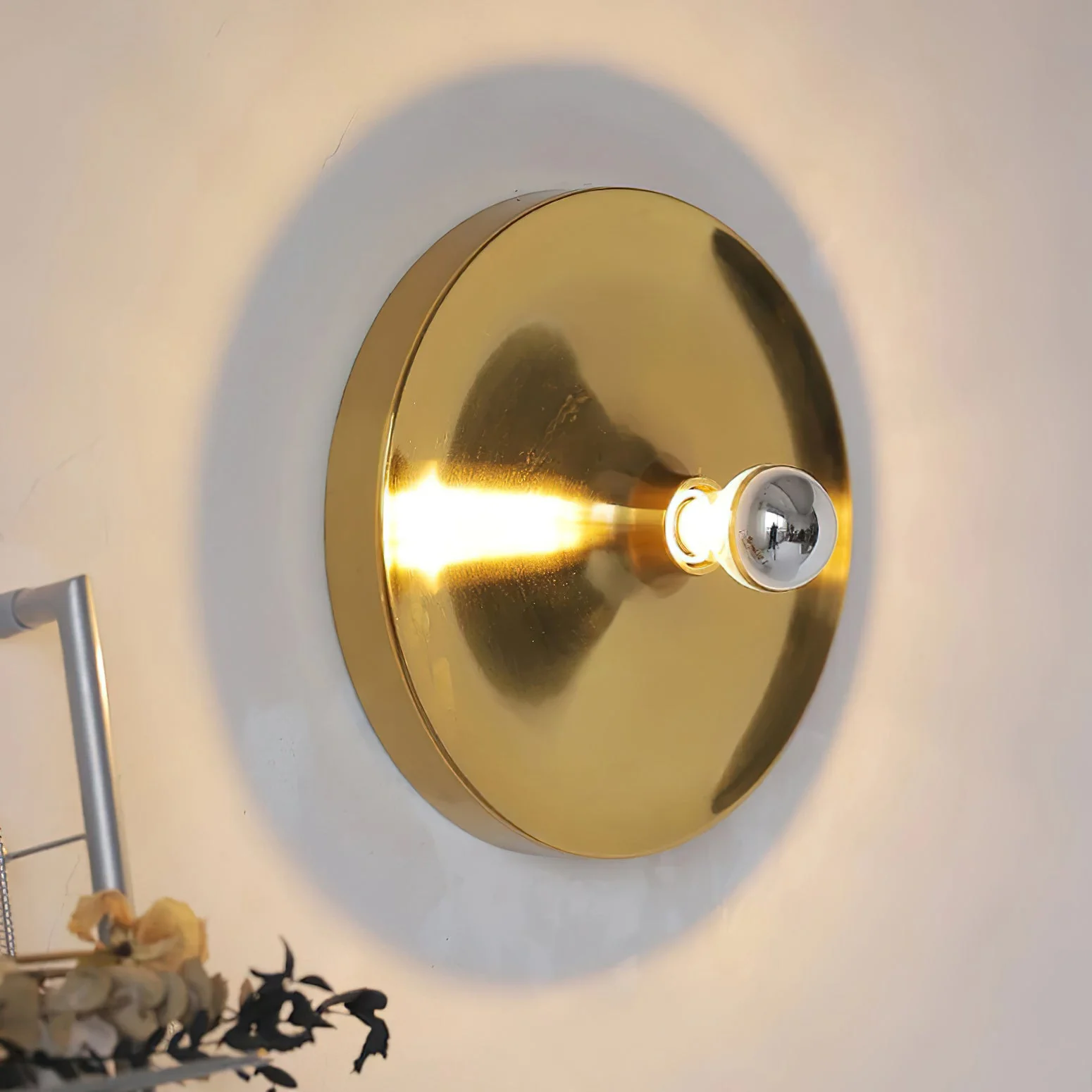Honsel Modern Brass Wall Light - Image 9
