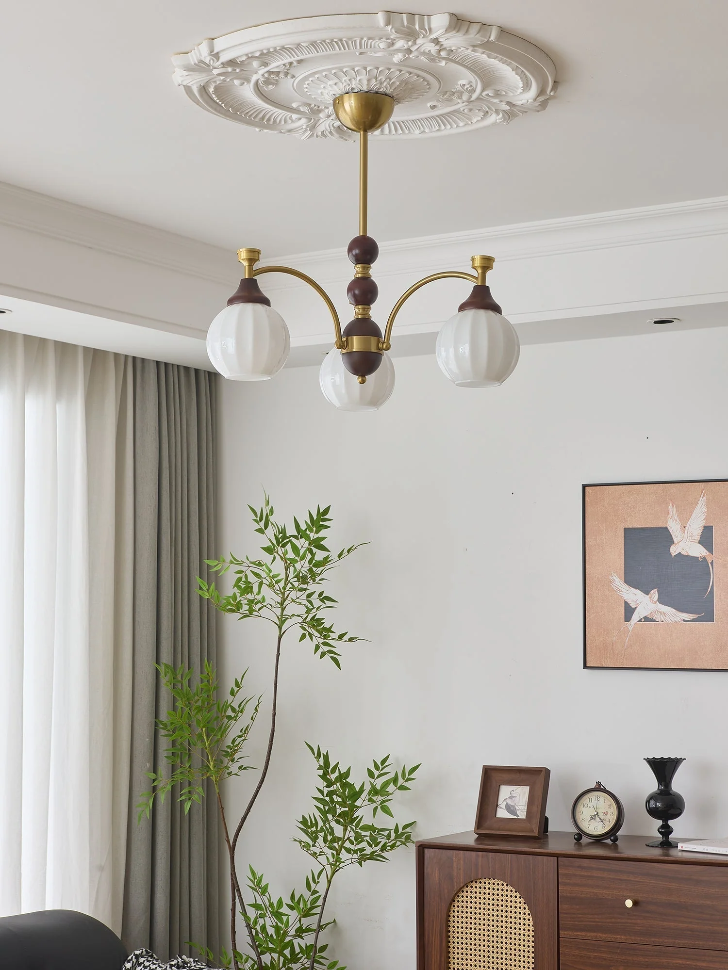 Illoros Traditional Elegance Wood Chandelier - Image 20
