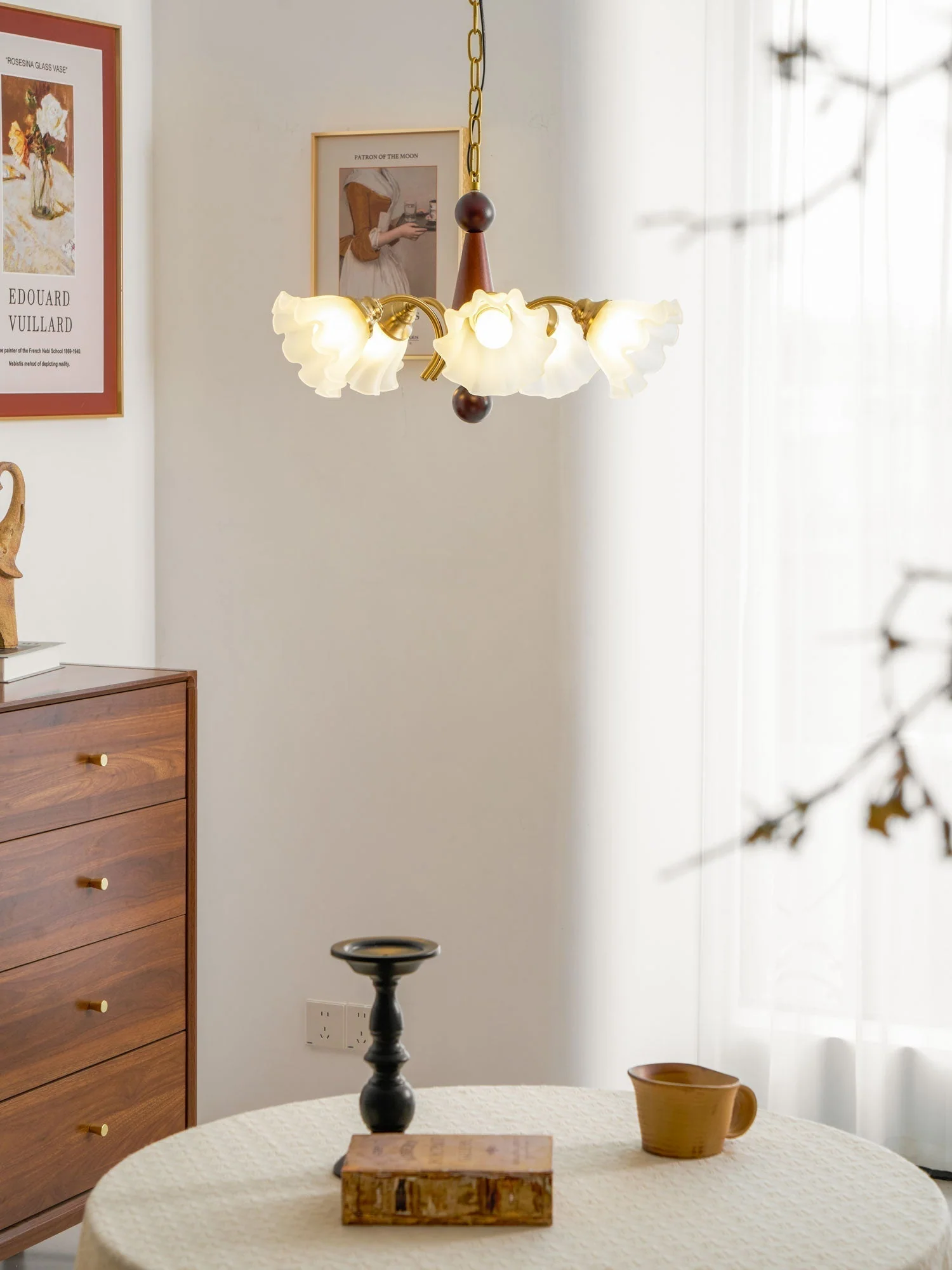 Ilvinan Traditional Elegance Wood Glass Chandelier - Image 14