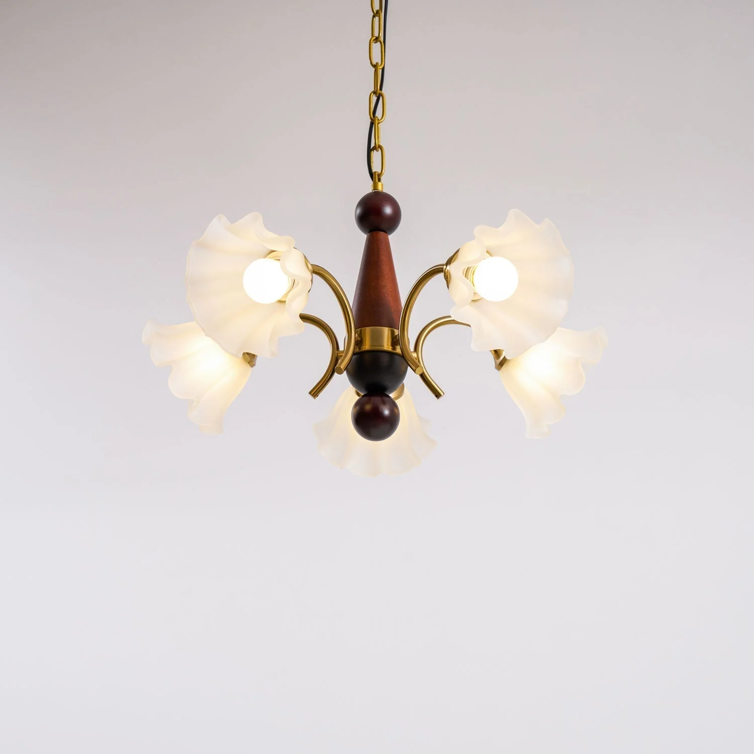 Ilvinan Traditional Elegance Wood Glass Chandelier - Image 22