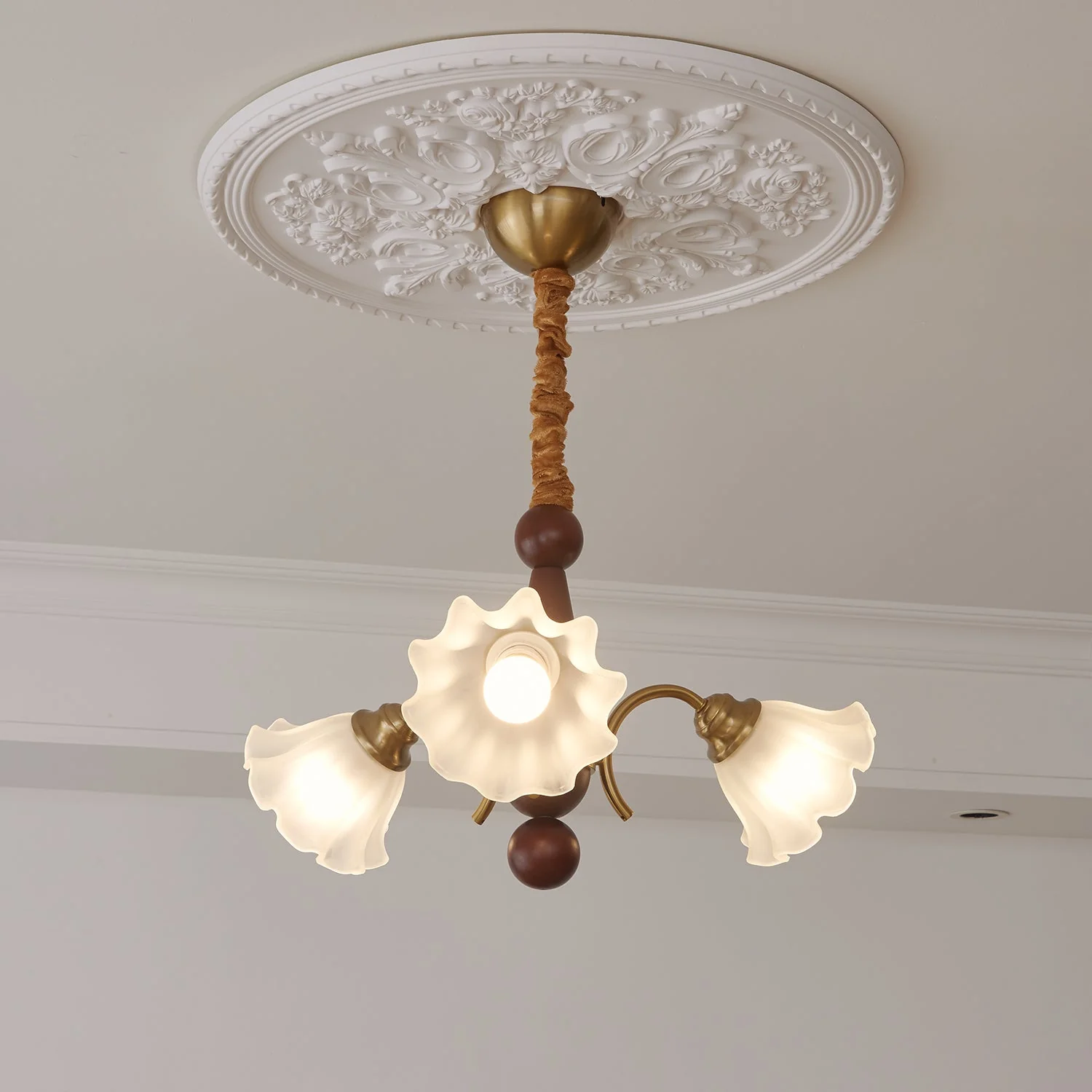 Ilvinan Traditional Elegance Wood Glass Chandelier - Image 23