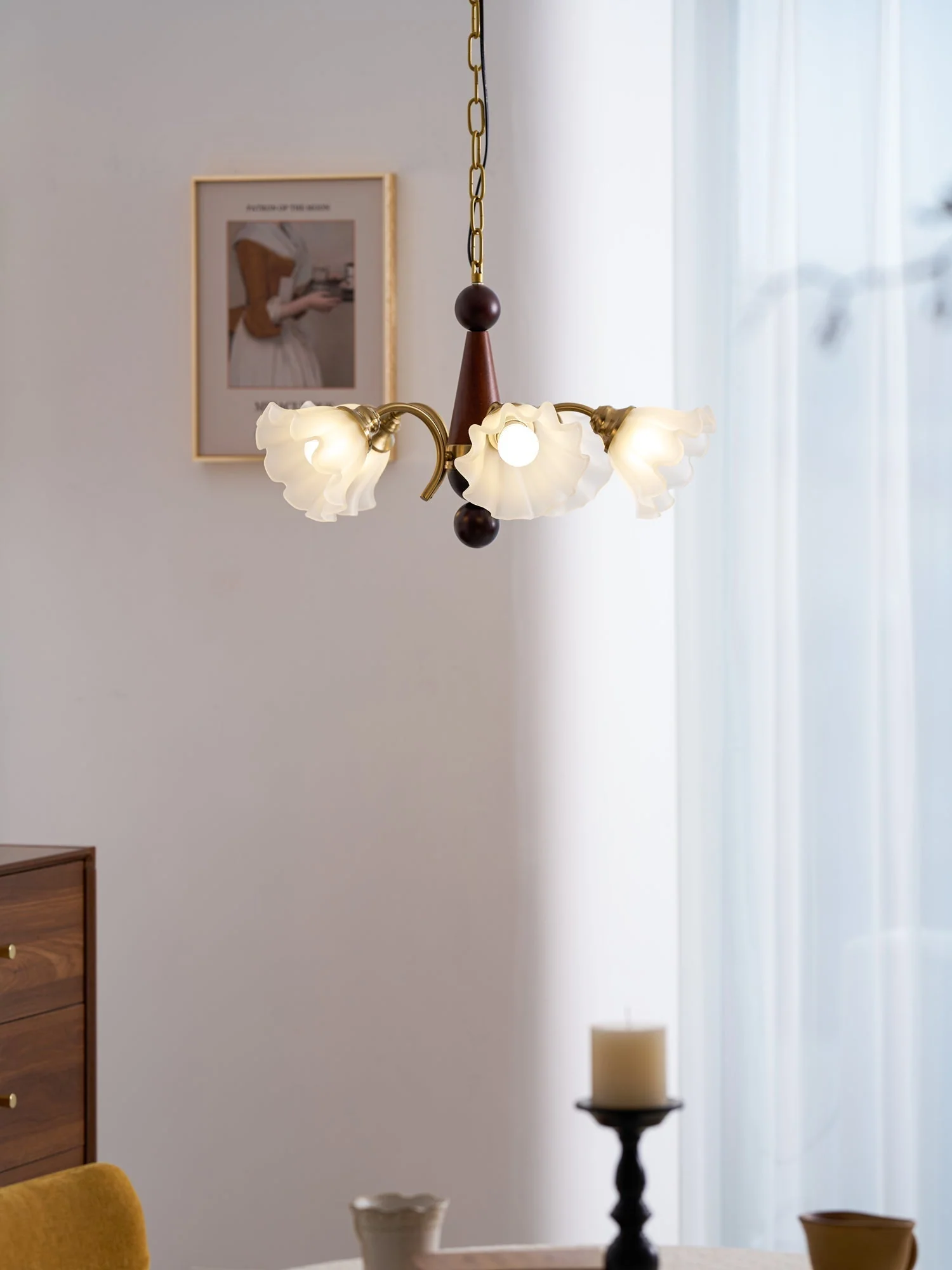 Ilvinan Traditional Elegance Wood Glass Chandelier - Image 27