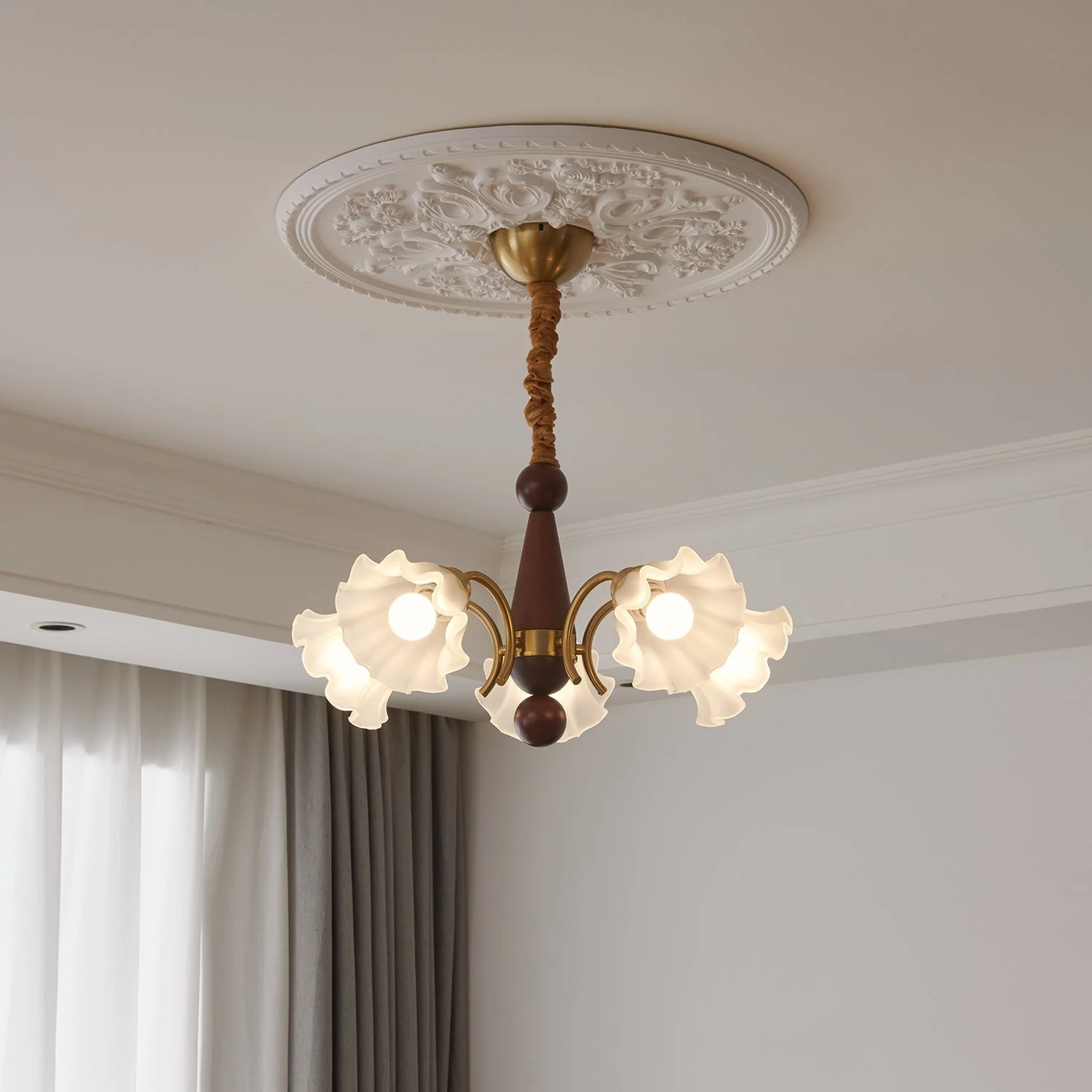 Ilvinan Traditional Elegance Wood Glass Chandelier - Image 34