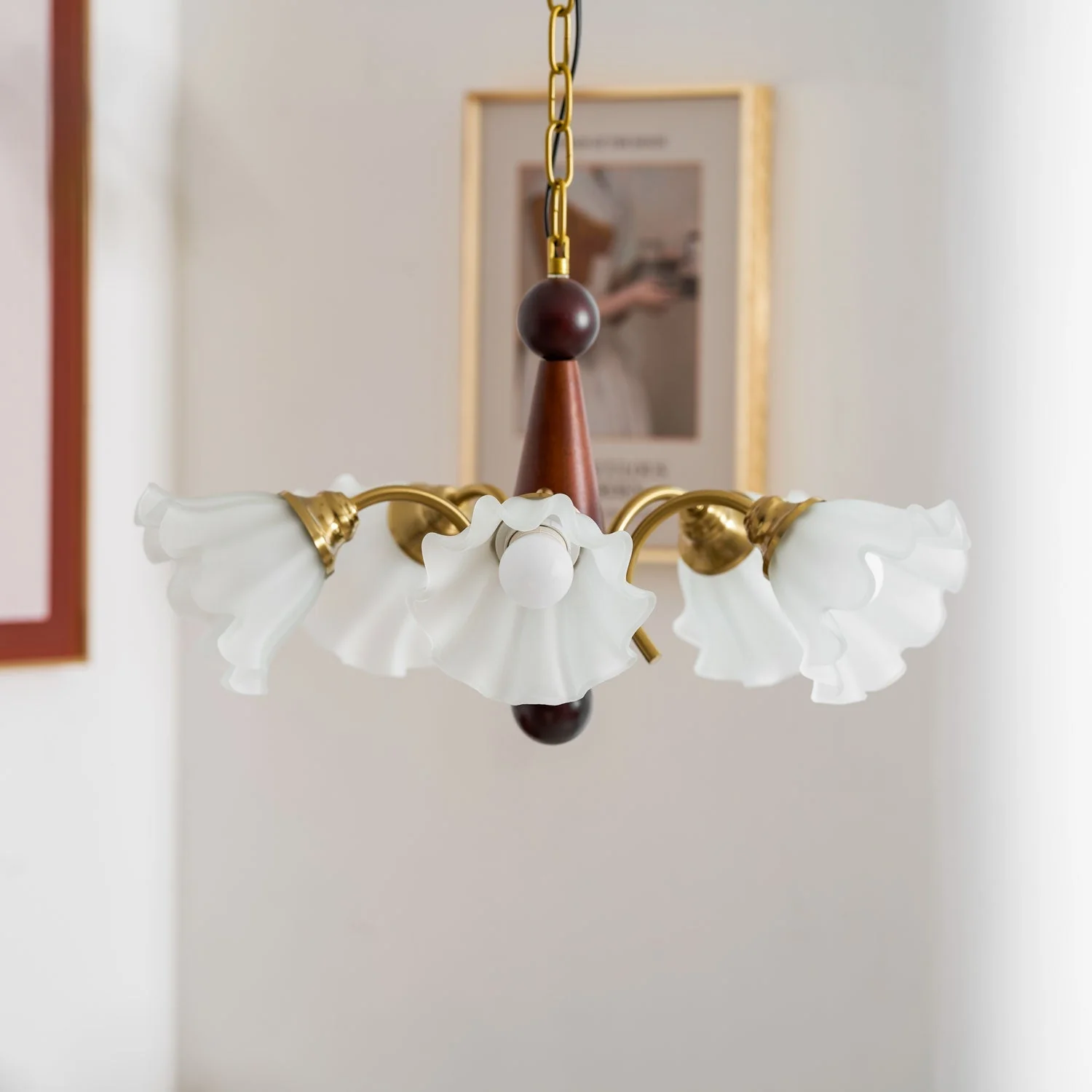 Ilvinan Traditional Elegance Wood Glass Chandelier - Image 40