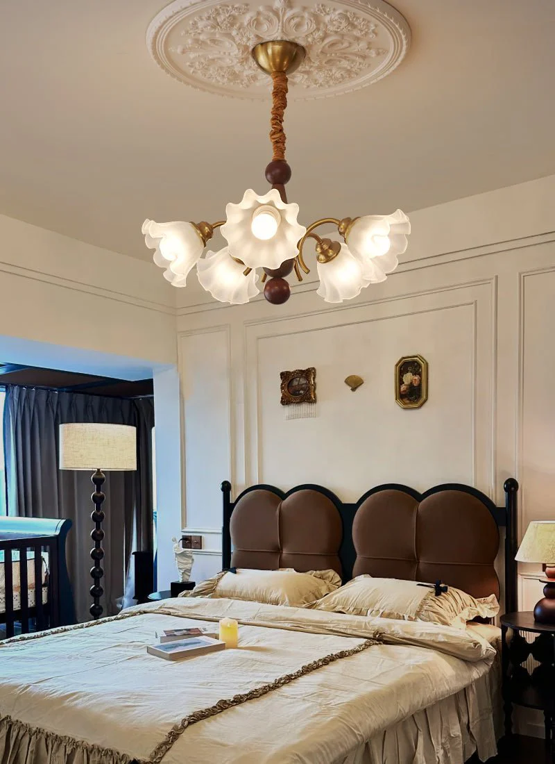 Ilvinan Traditional Elegance Wood Glass Chandelier - Image 5