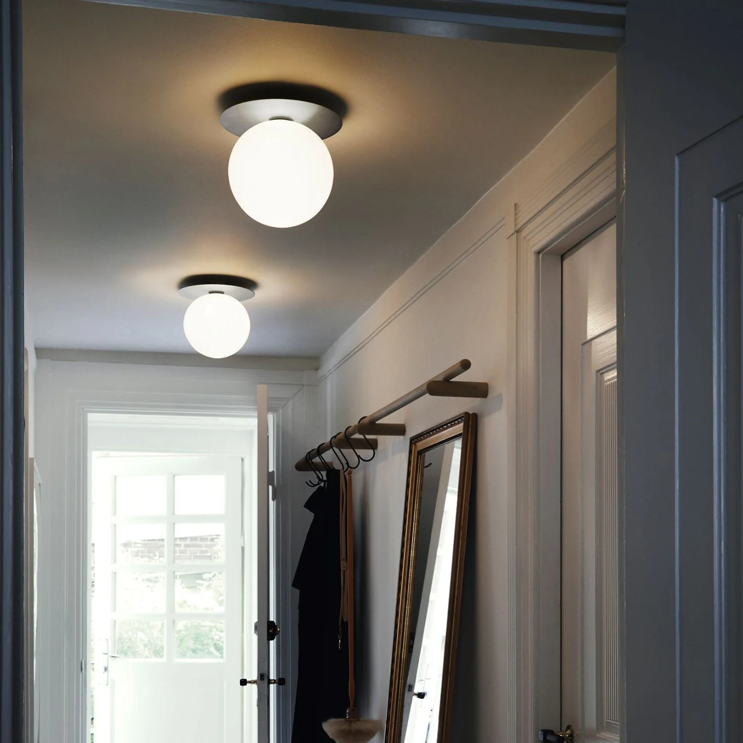 Irinor Premium Nordic Art Brass Wall Lamp - Image 3