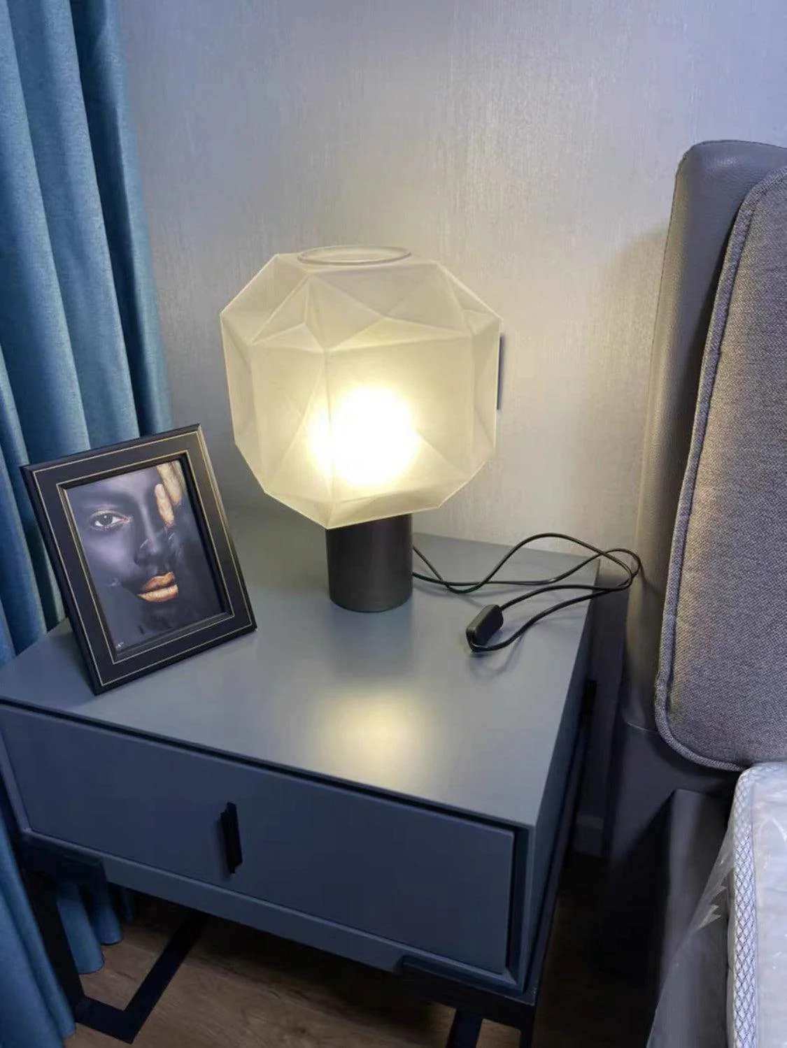 Ivsileth Premium Nordic Art Glass Table Lamp - Image 24