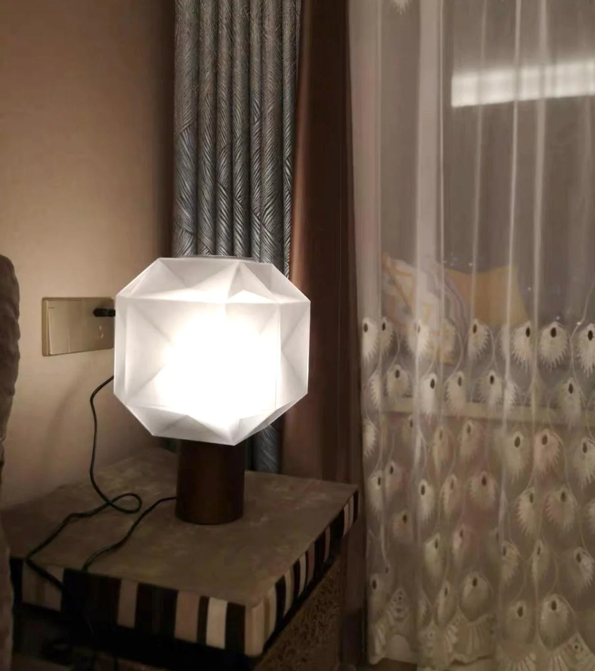 Ivsileth Premium Nordic Art Glass Table Lamp - Image 31