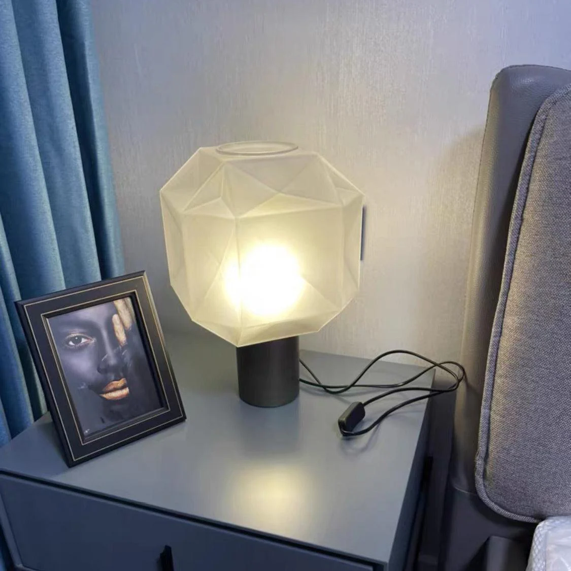 Ivsileth Premium Nordic Art Glass Table Lamp - Image 4