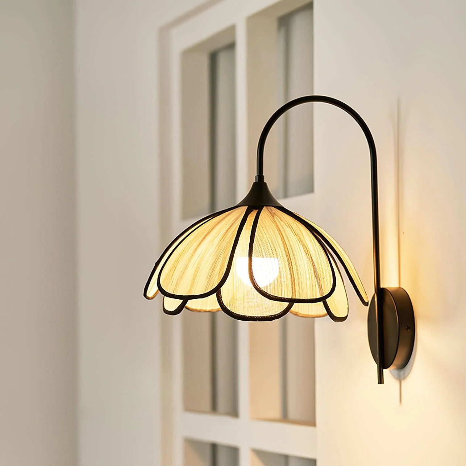 Ivsiliel Natural Burnt Petal Wall Lamp - Image 4