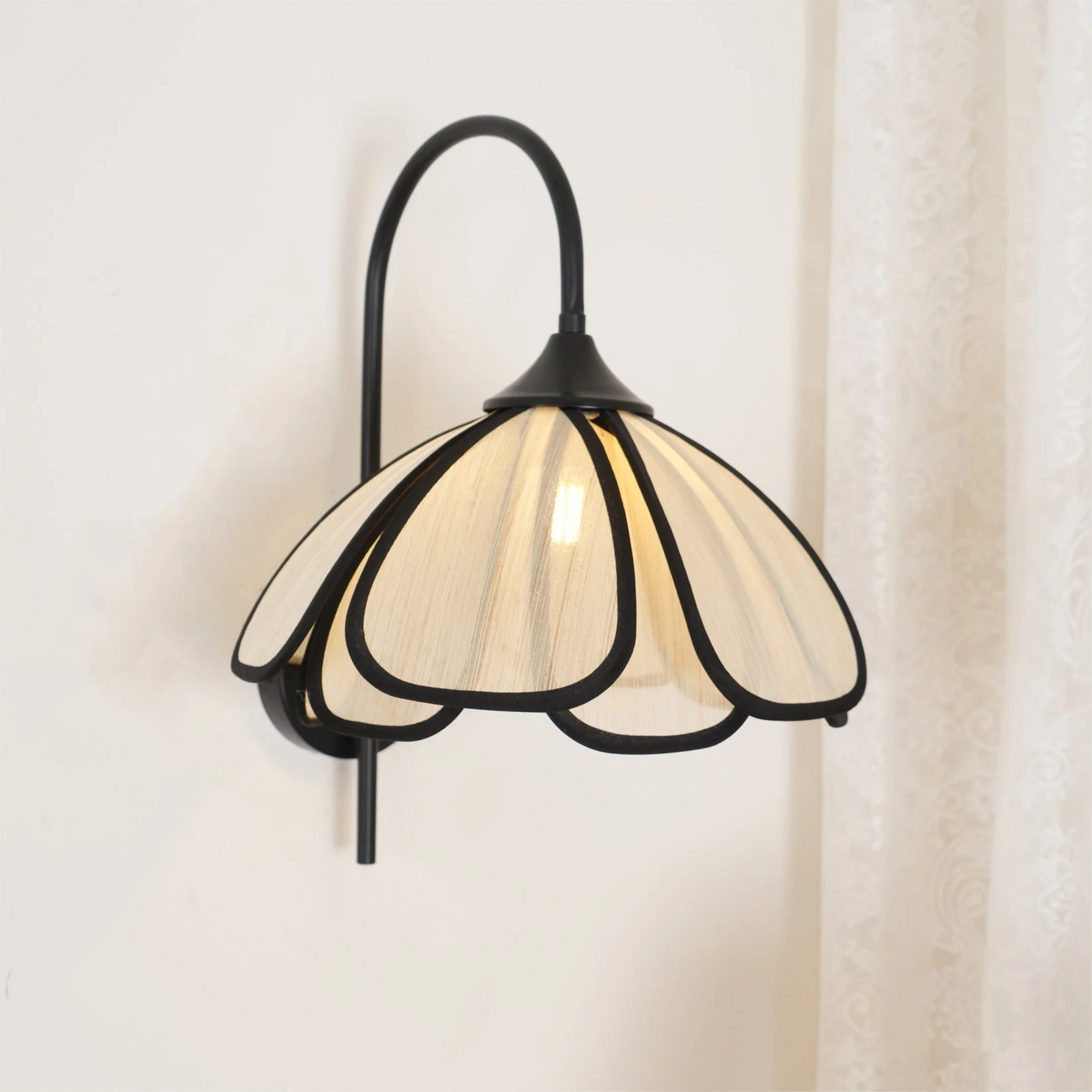 Ivsiliel Natural Burnt Petal Wall Lamp - Image 6